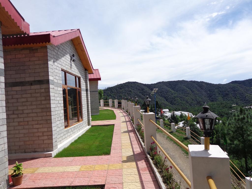 Village Live In Resort Chail Exteriér fotografie