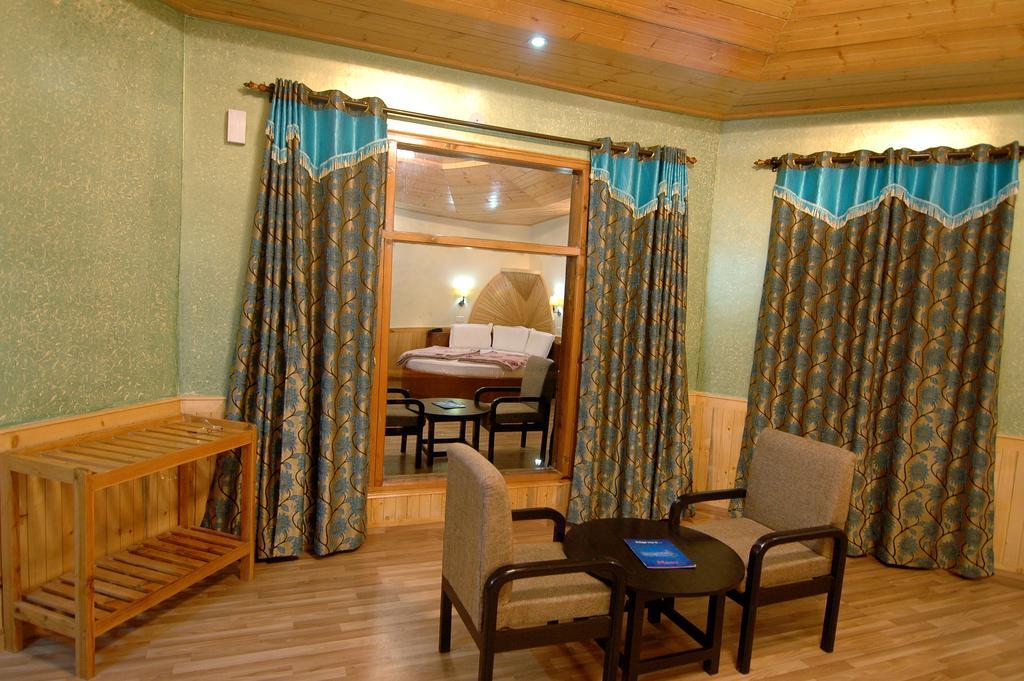 Village Live In Resort Chail Exteriér fotografie