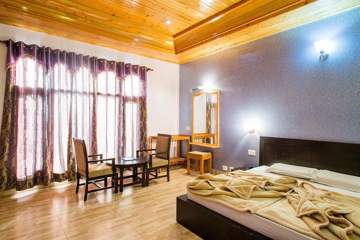 Village Live In Resort Chail Exteriér fotografie